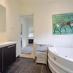 Four-bedroom In 度假居 *